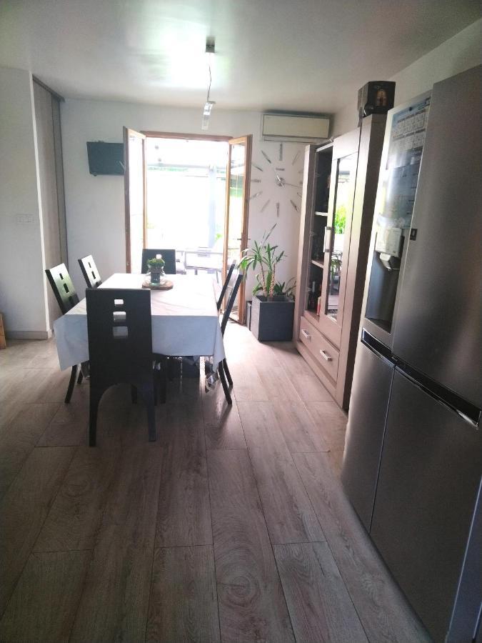 Agreable Chambre Double Avec Salle D'Eau Privative Le Mesnil-Theribus Экстерьер фото